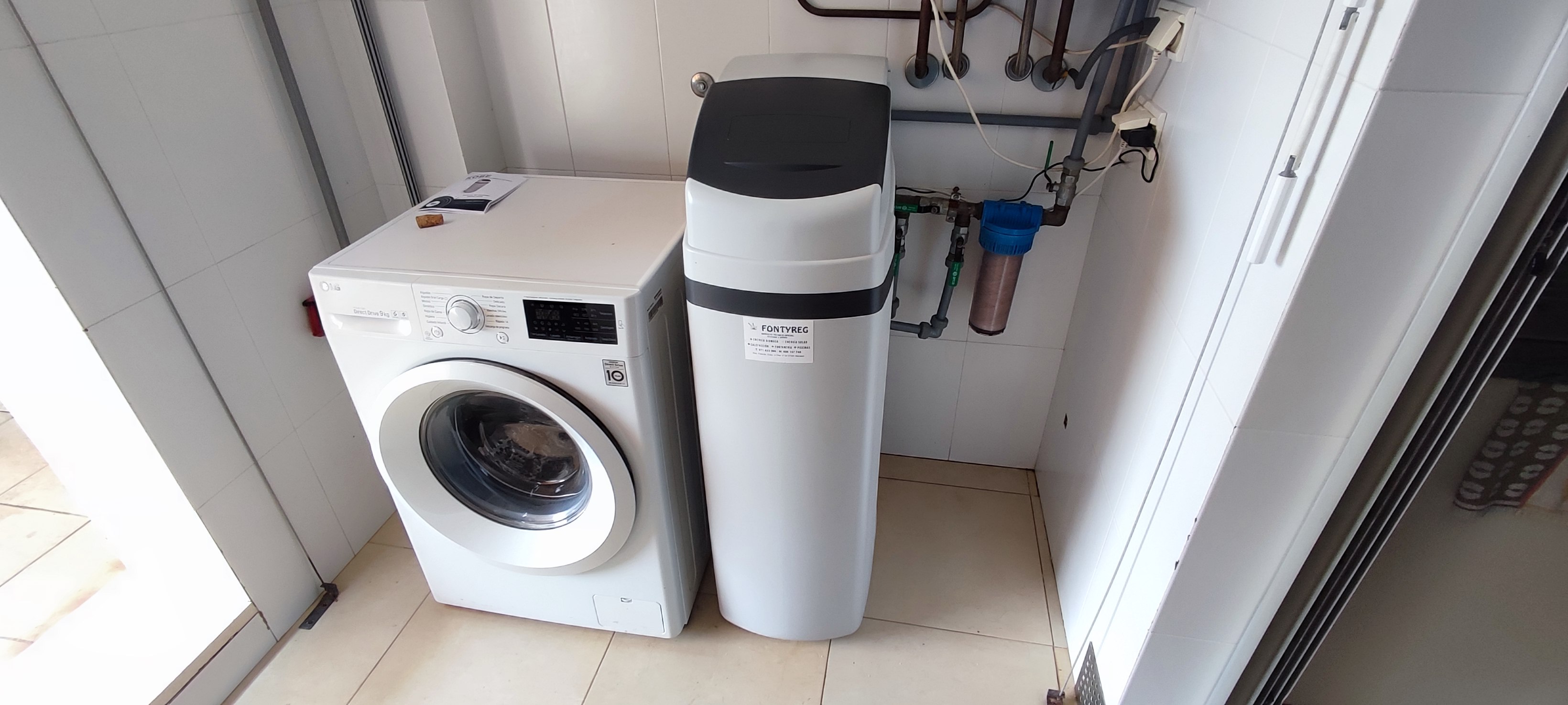 Instalación descalificador válvula clack bajo consumo en agua y sal en Mallorca,